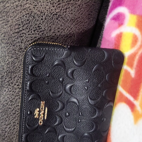 Coach Wristlet ๐ค - Picture 3 of 15